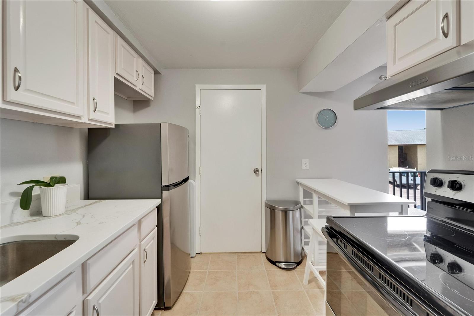 TB8462113 Property Photo