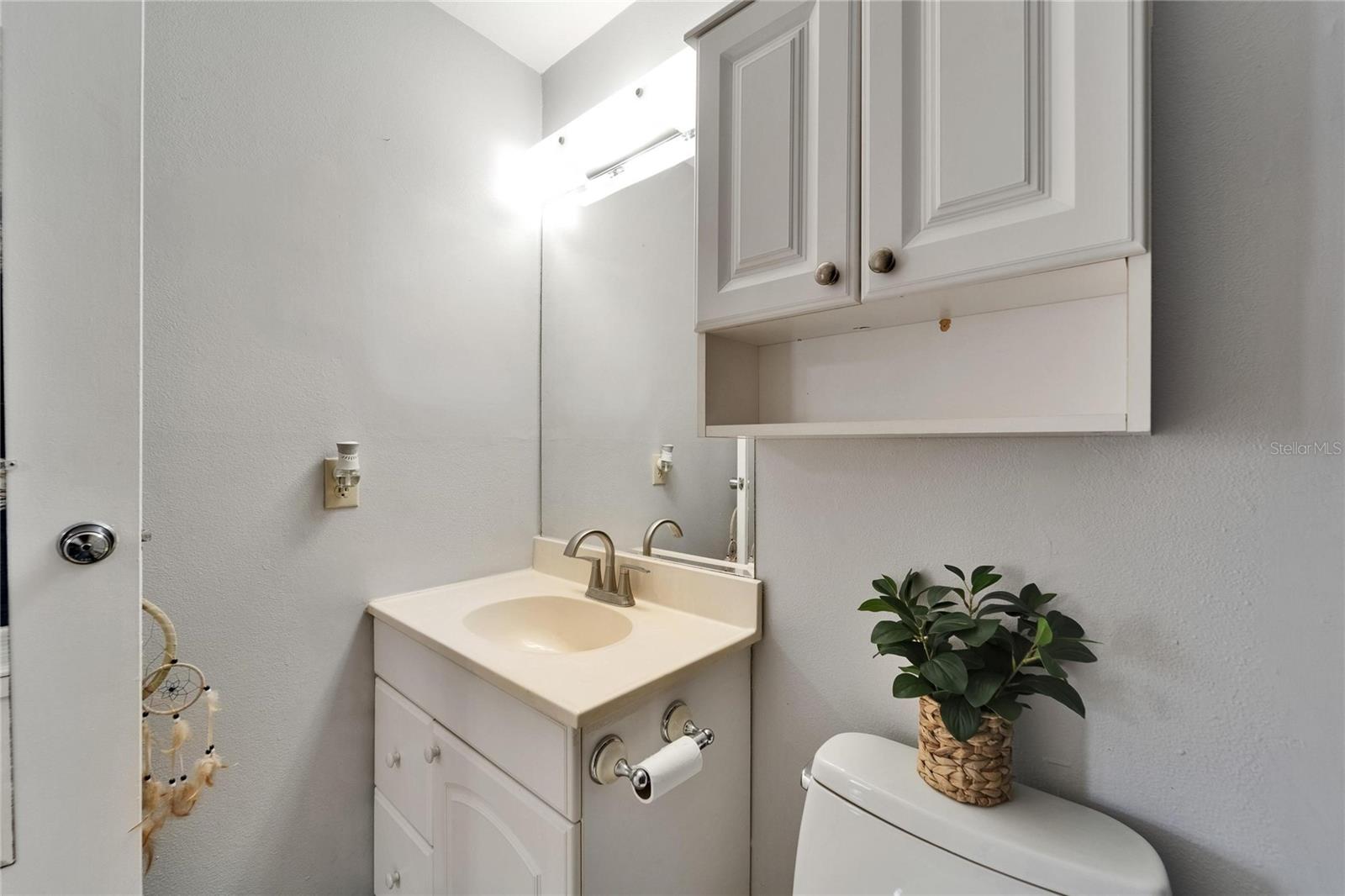 TB8462113 Property Photo