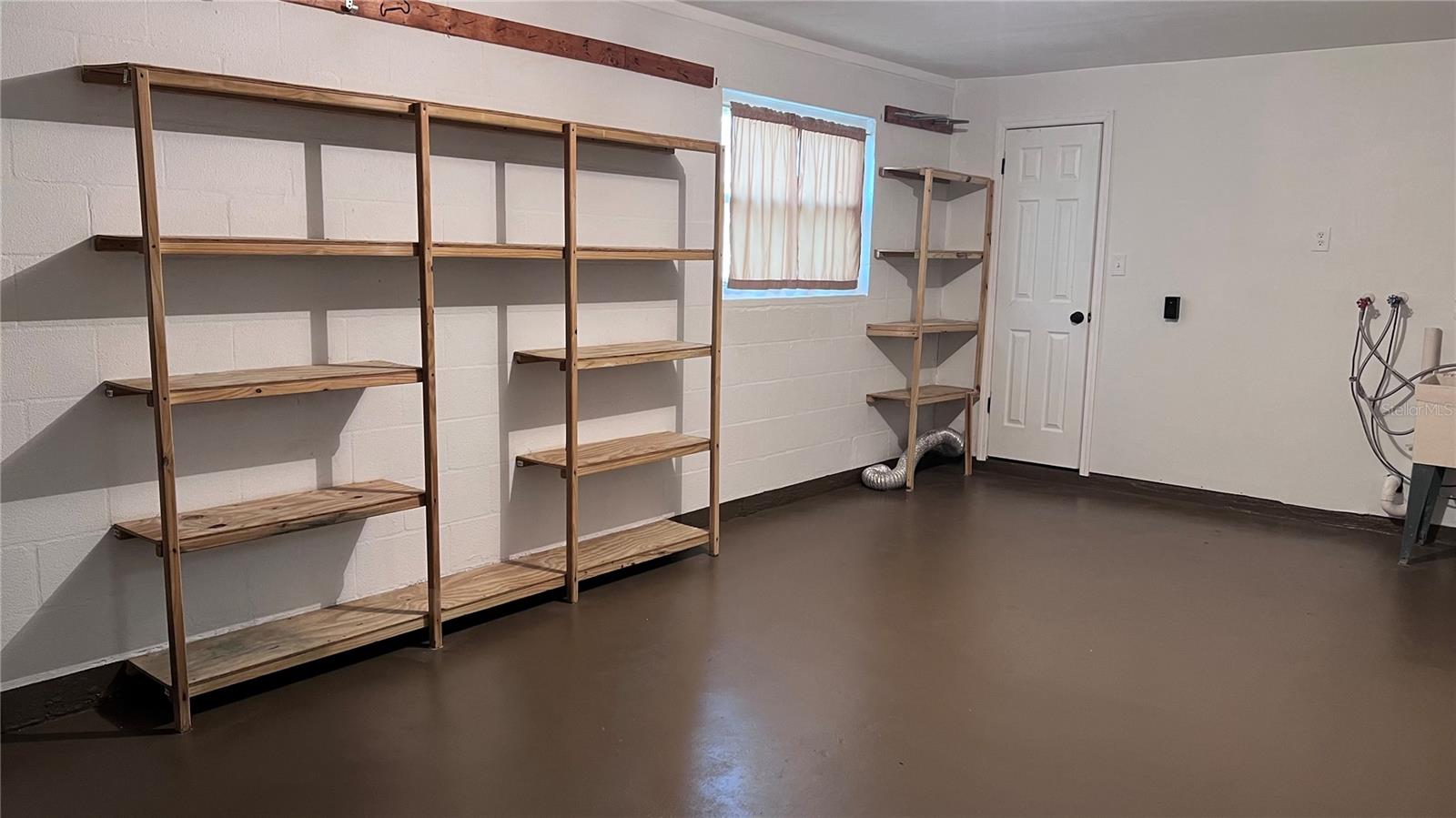 W7881872 Property Photo