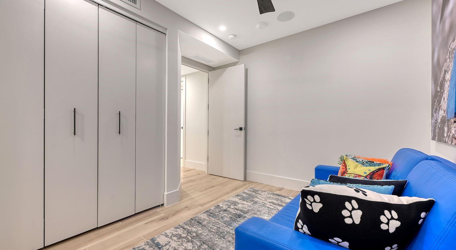 A4677354 Property Photo