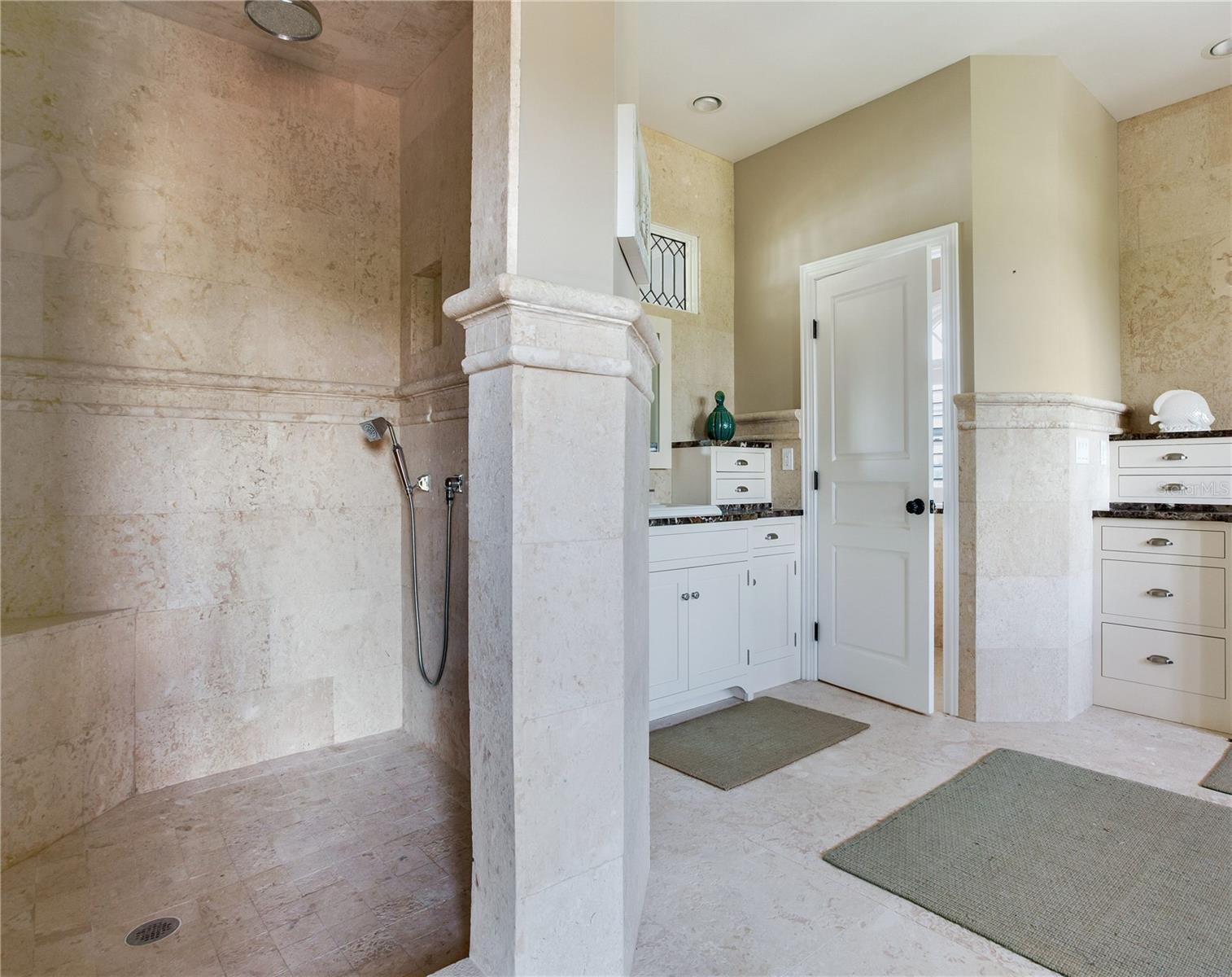 TB8462168 Property Photo