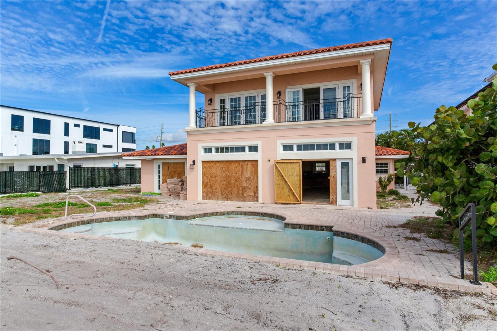 TB8462168 Property Photo