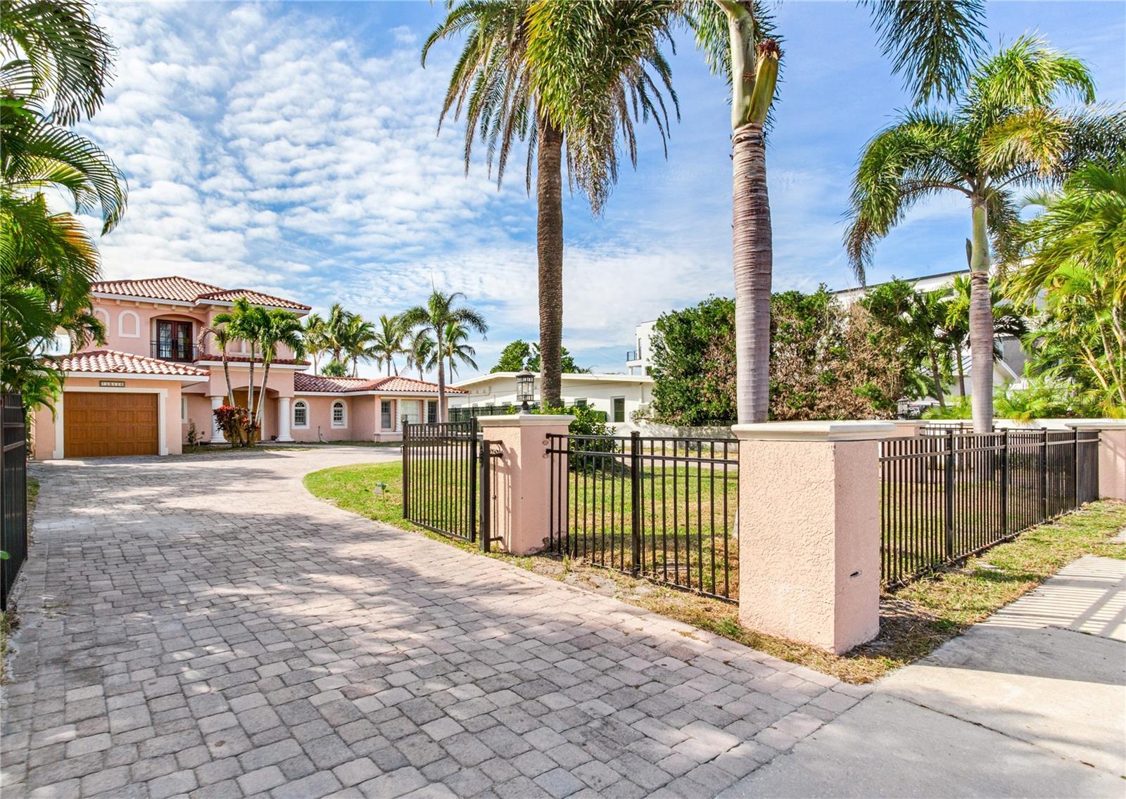 TB8462168 Property Photo