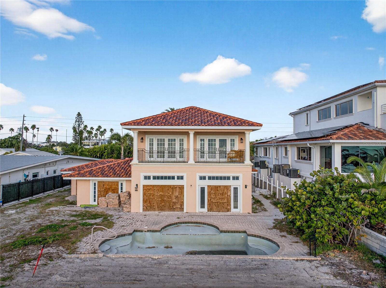 TB8462168 Property Photo