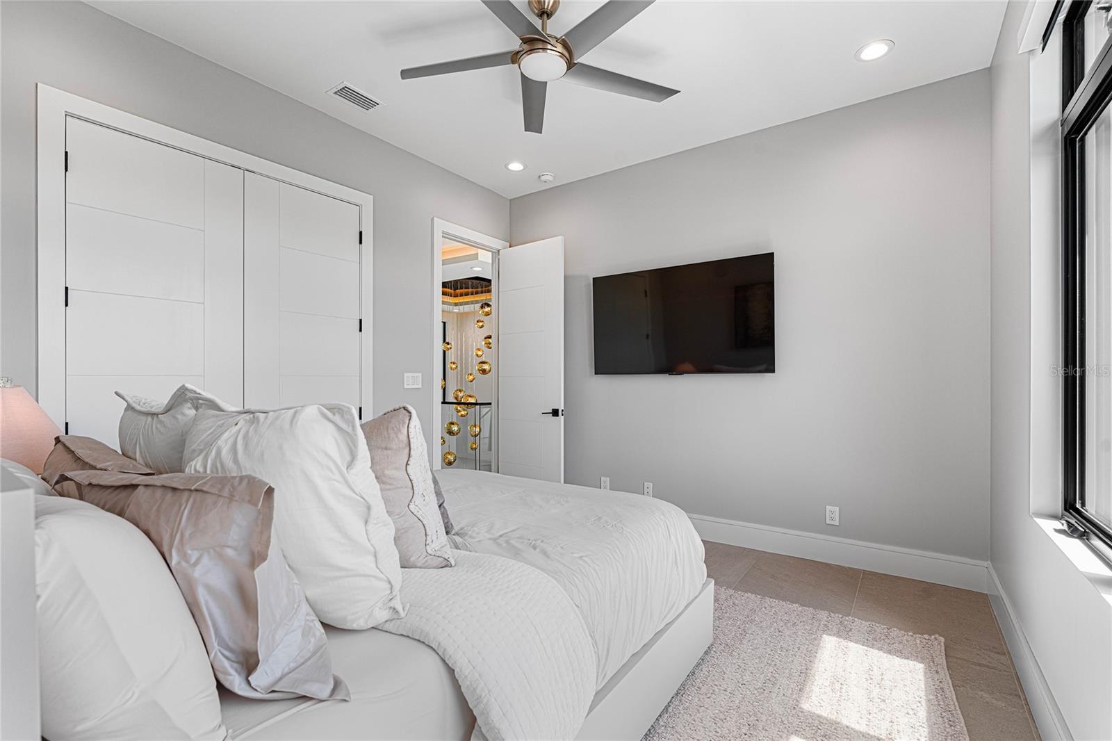 TB8462171 Property Photo