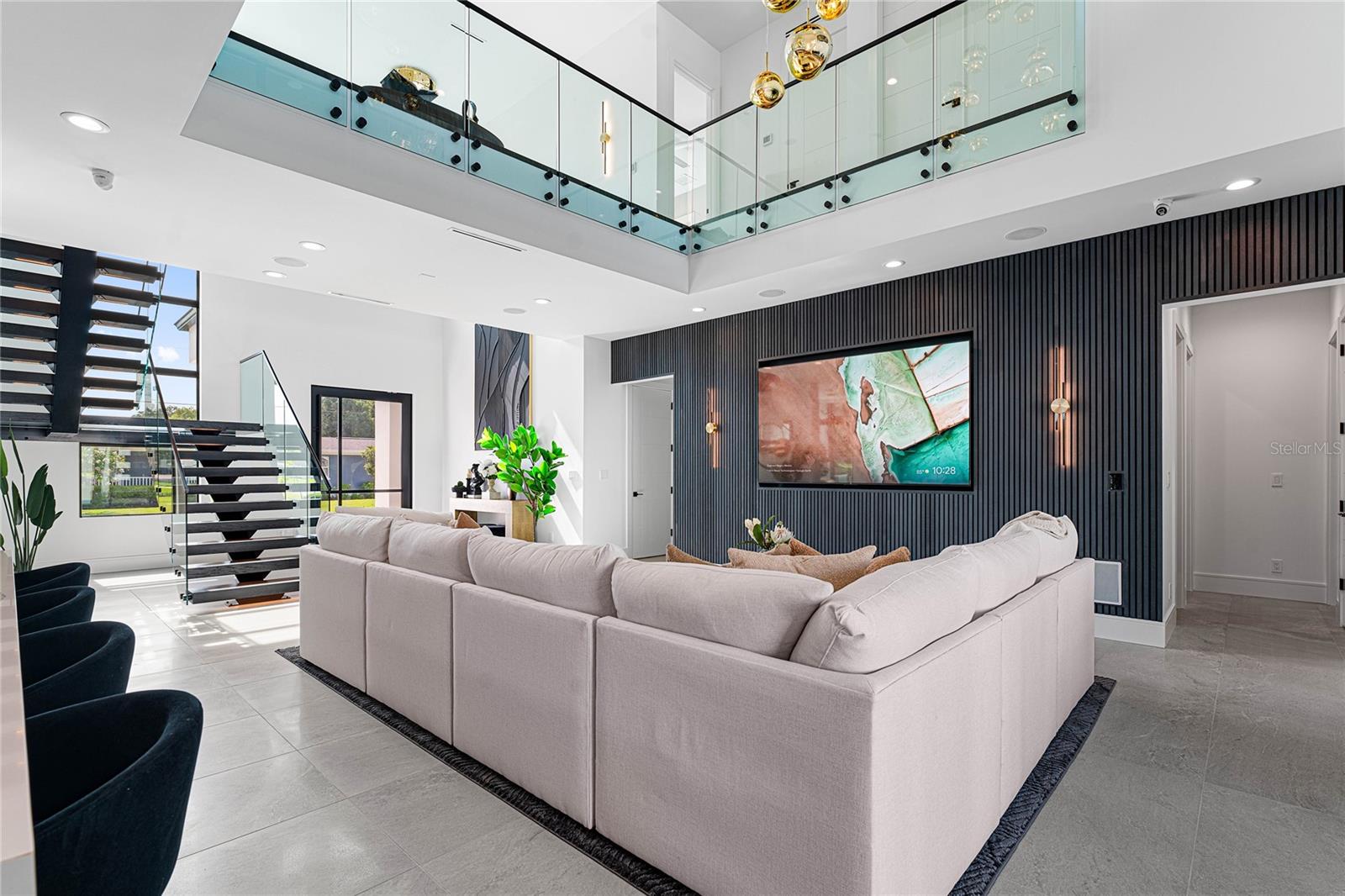 TB8462171 Property Photo