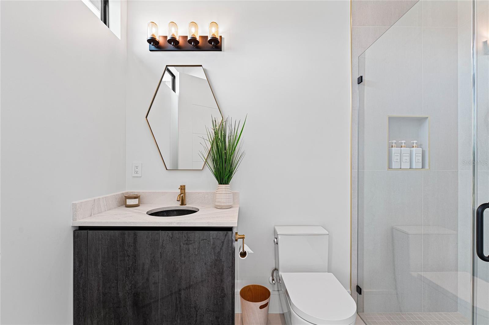 TB8462171 Property Photo