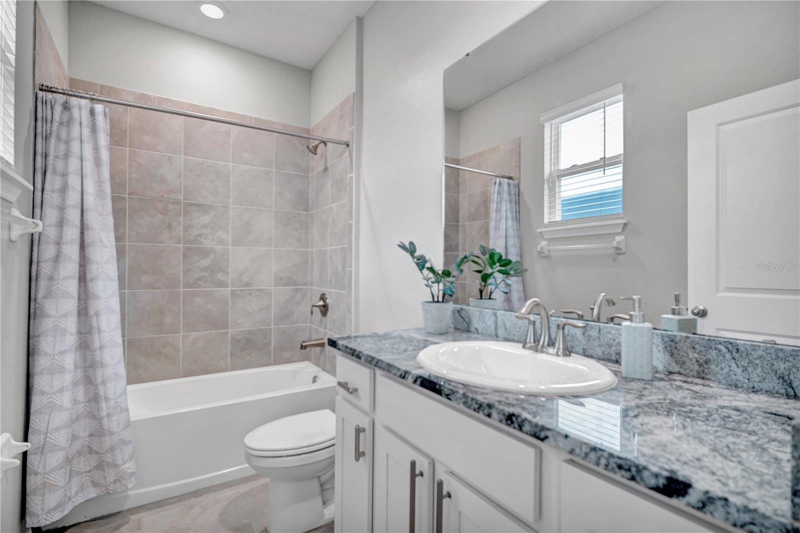 32975 SAND CREEK DR, WESLEY CHAPEL, FL, 33543