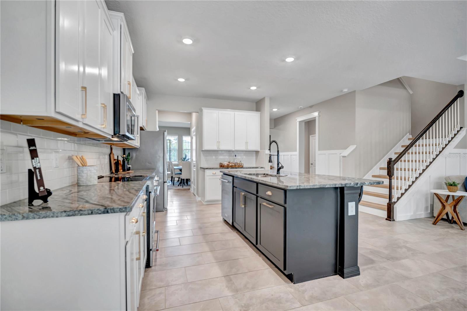 32975 SAND CREEK DR, WESLEY CHAPEL, FL, 33543