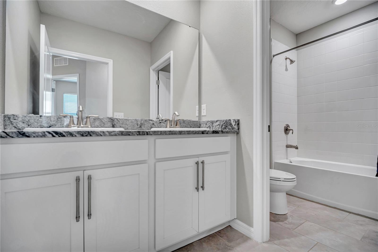 32975 SAND CREEK DR, WESLEY CHAPEL, FL, 33543