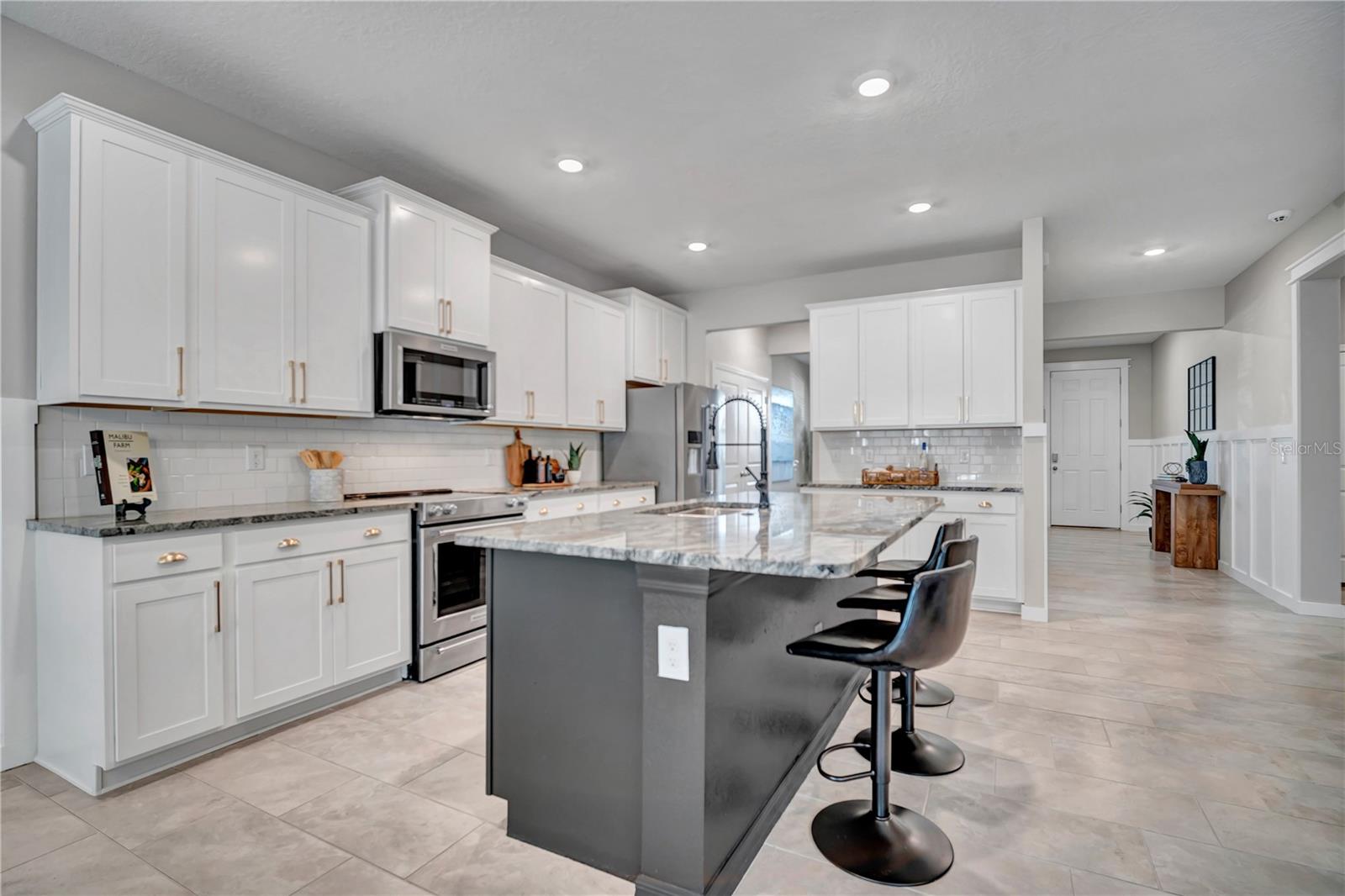 32975 SAND CREEK DR, WESLEY CHAPEL, FL, 33543