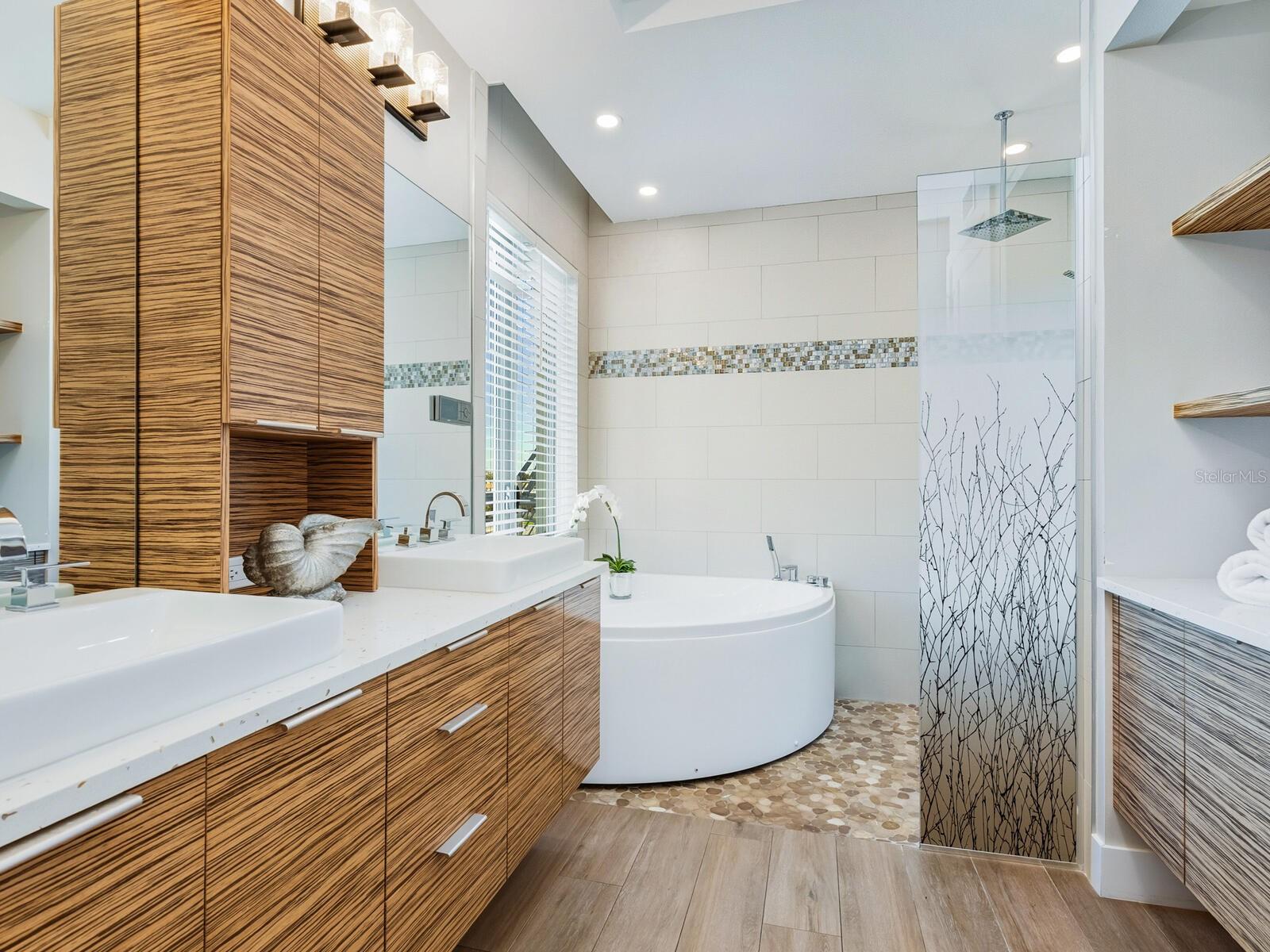 A4677378 Property Photo