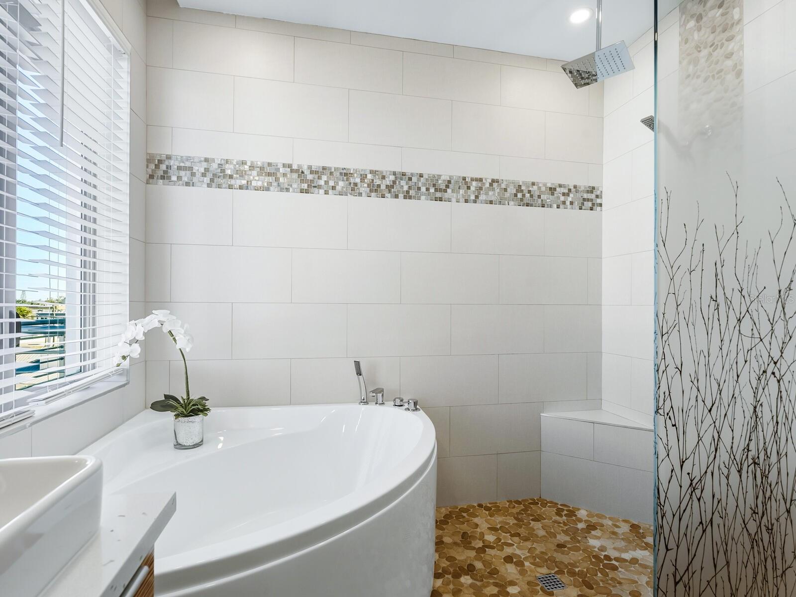 A4677378 Property Photo