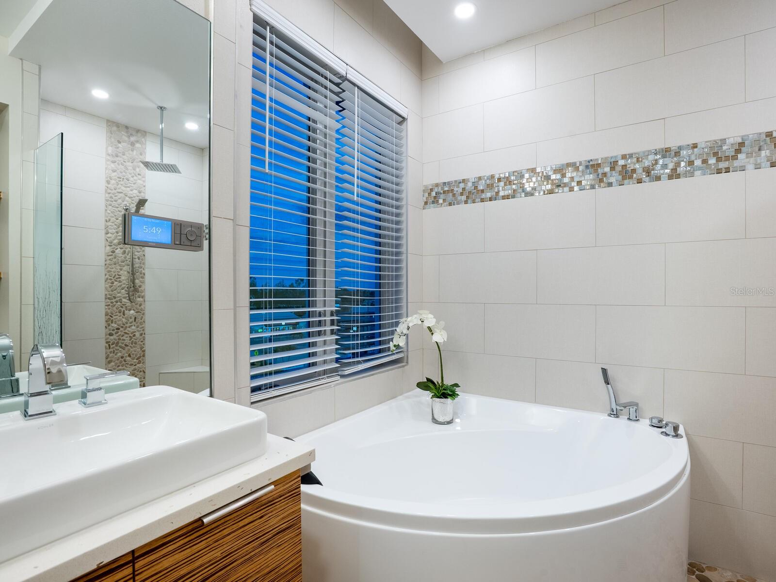 A4677378 Property Photo