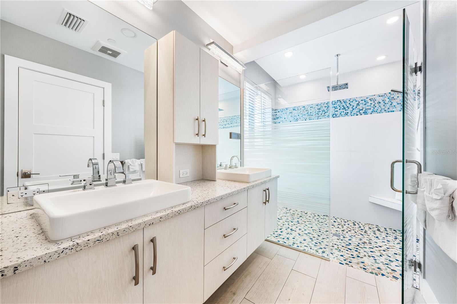 A4677378 Property Photo