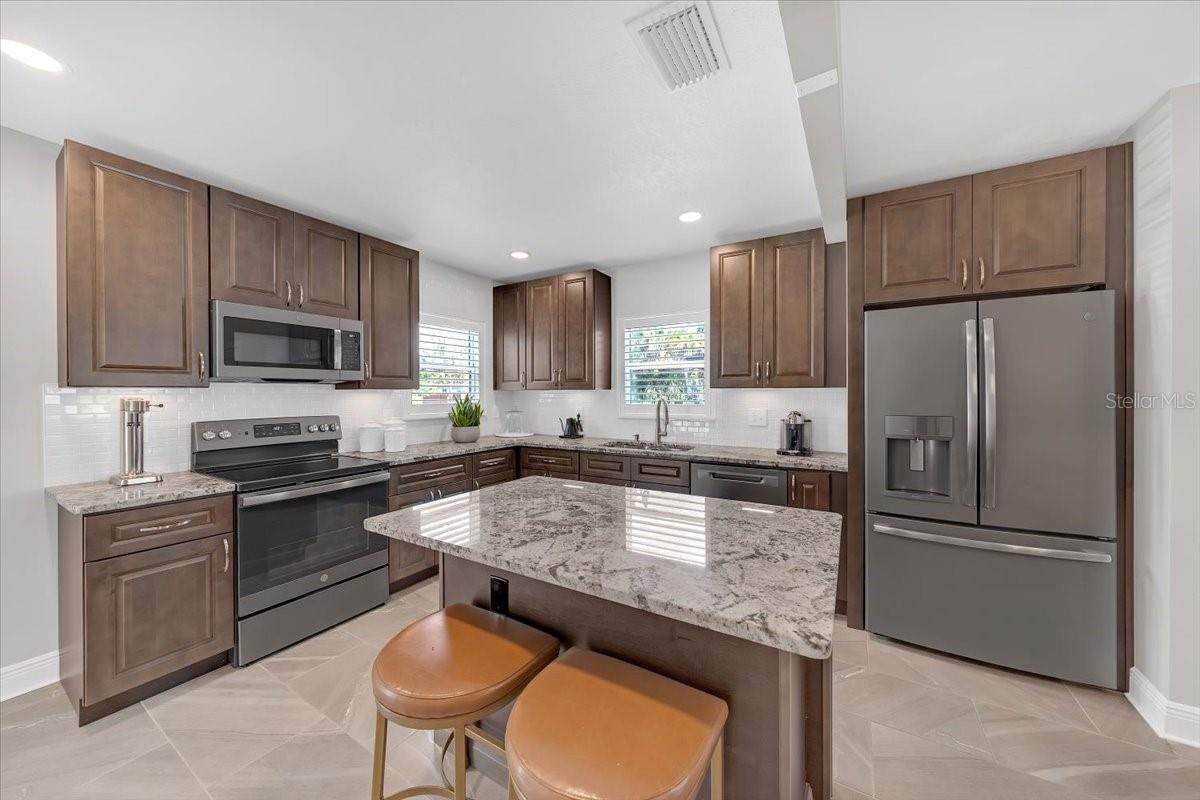 TB8462246 Property Photo