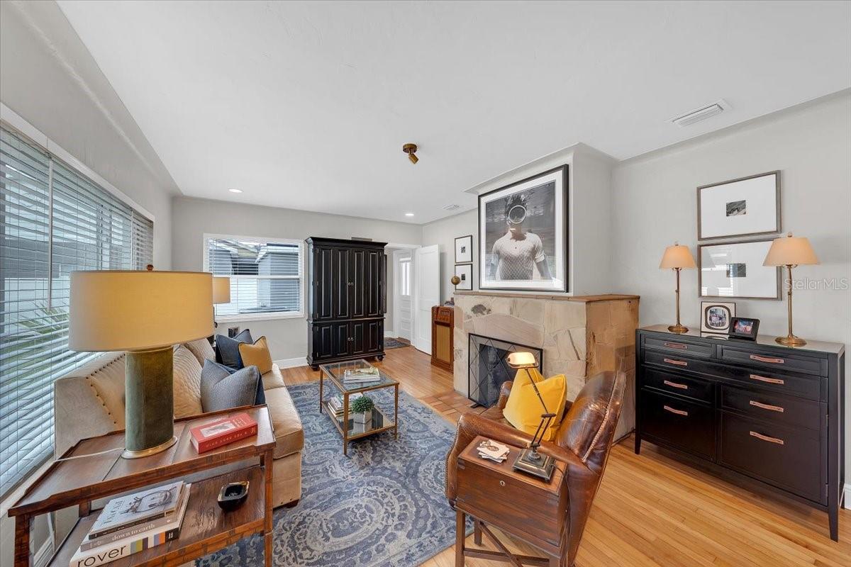 TB8462246 Property Photo