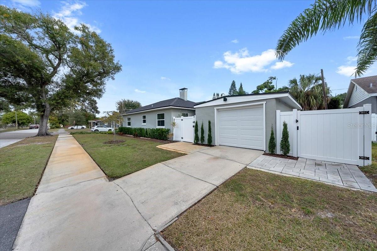 TB8462246 Property Photo