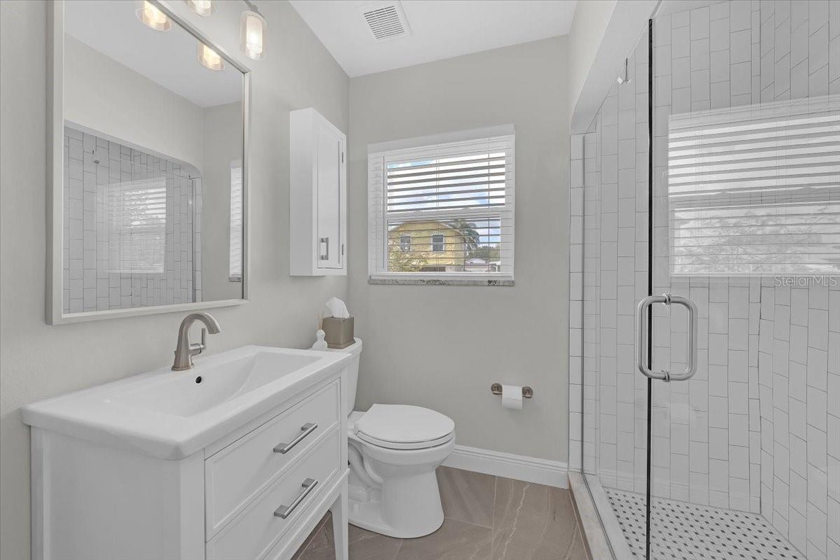 TB8462246 Property Photo