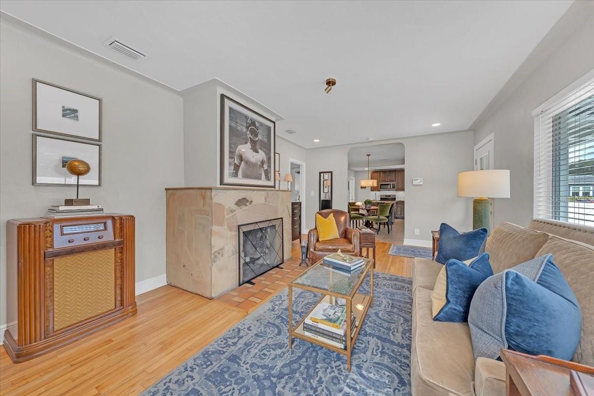 TB8462246 Property Photo