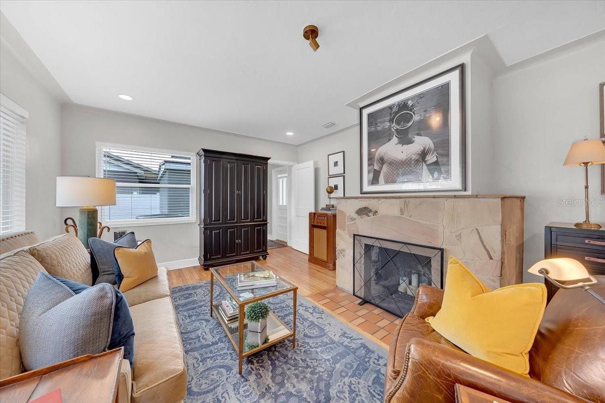 TB8462246 Property Photo