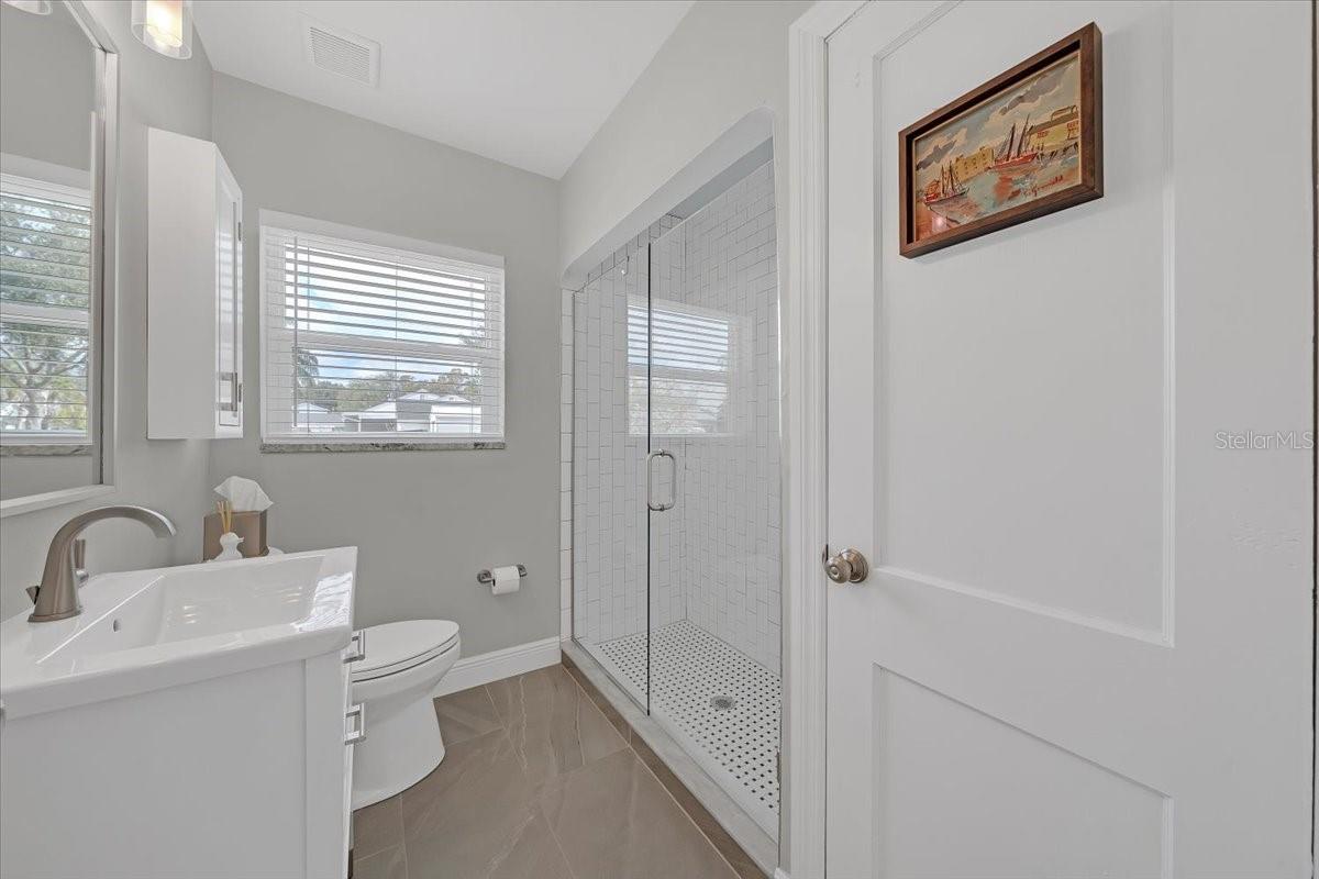 TB8462246 Property Photo