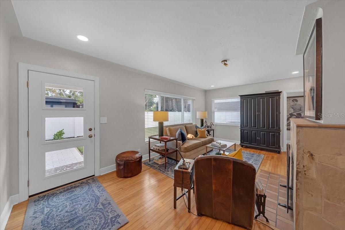 TB8462246 Property Photo