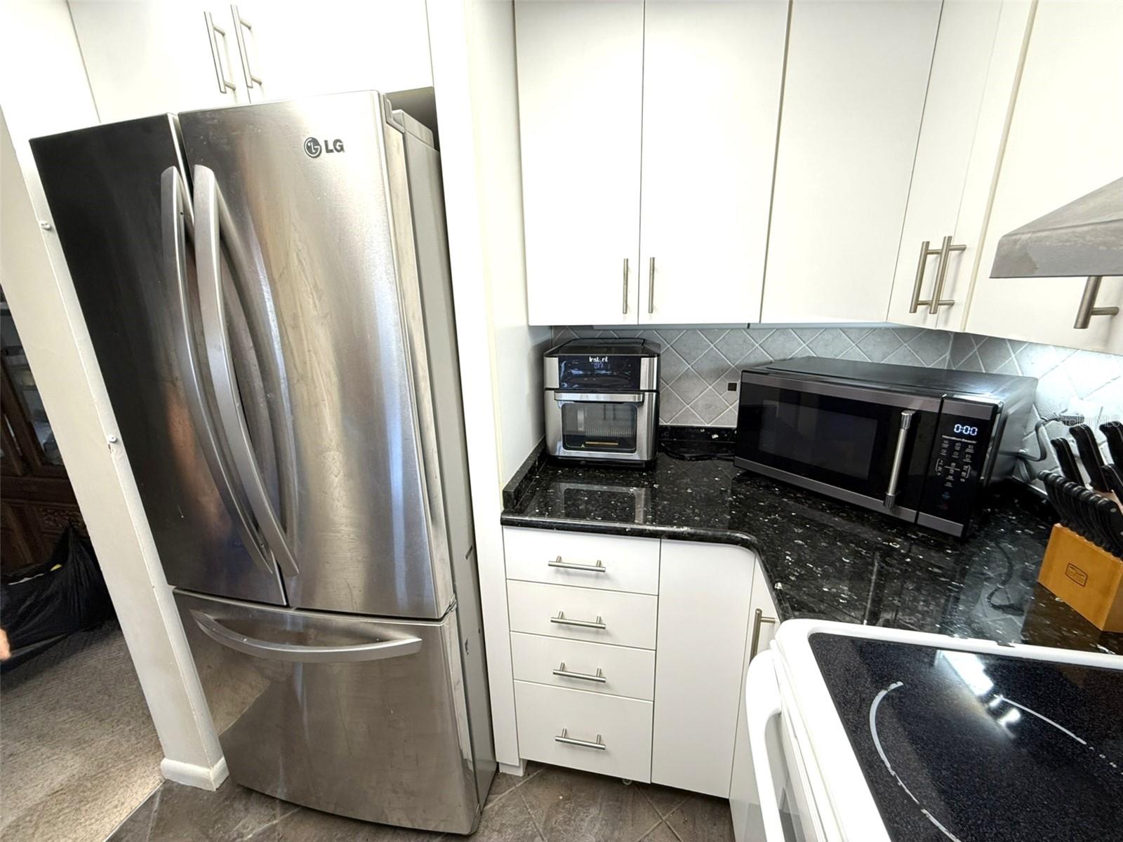 W7881881 Property Photo