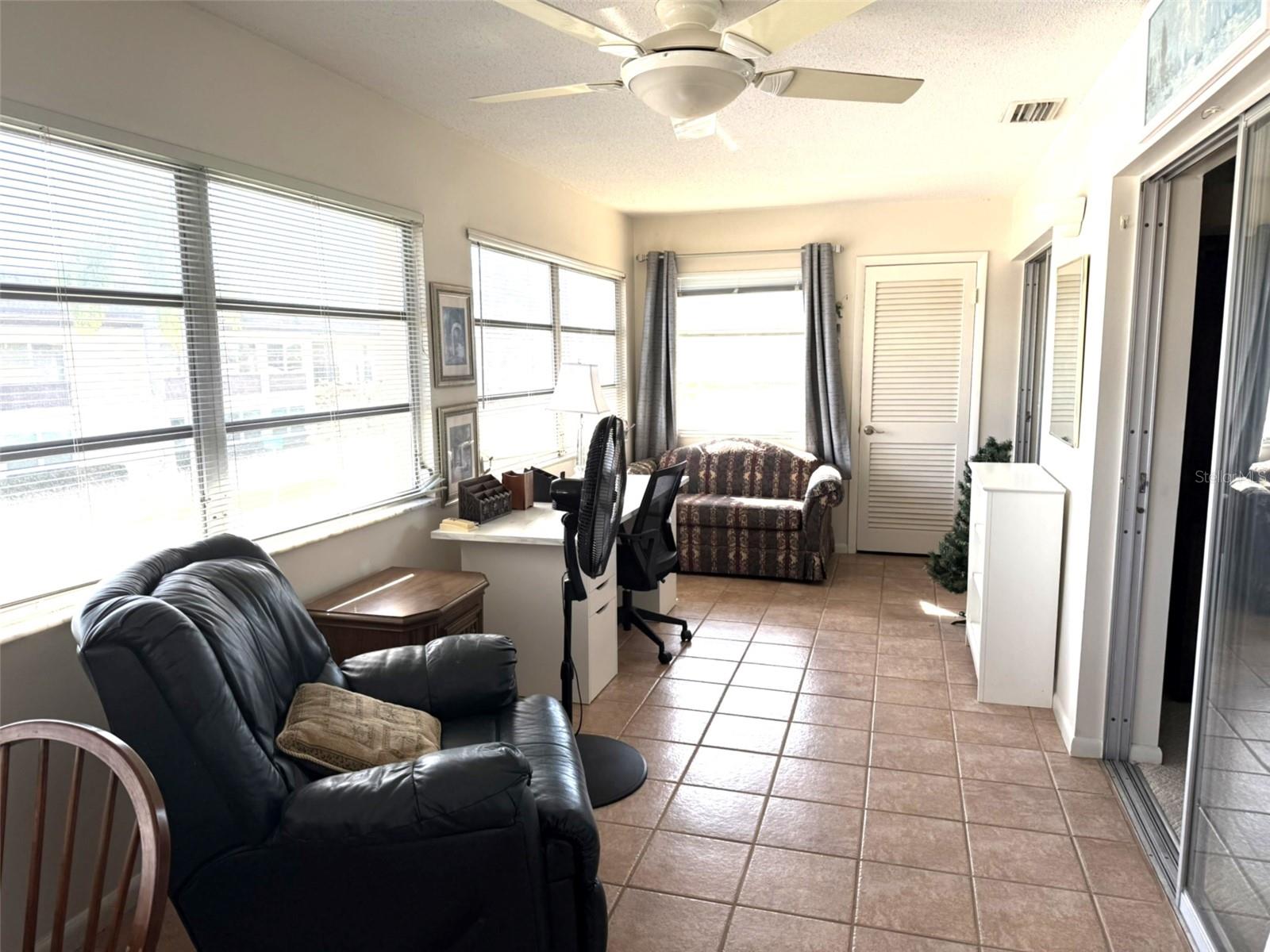 W7881881 Property Photo