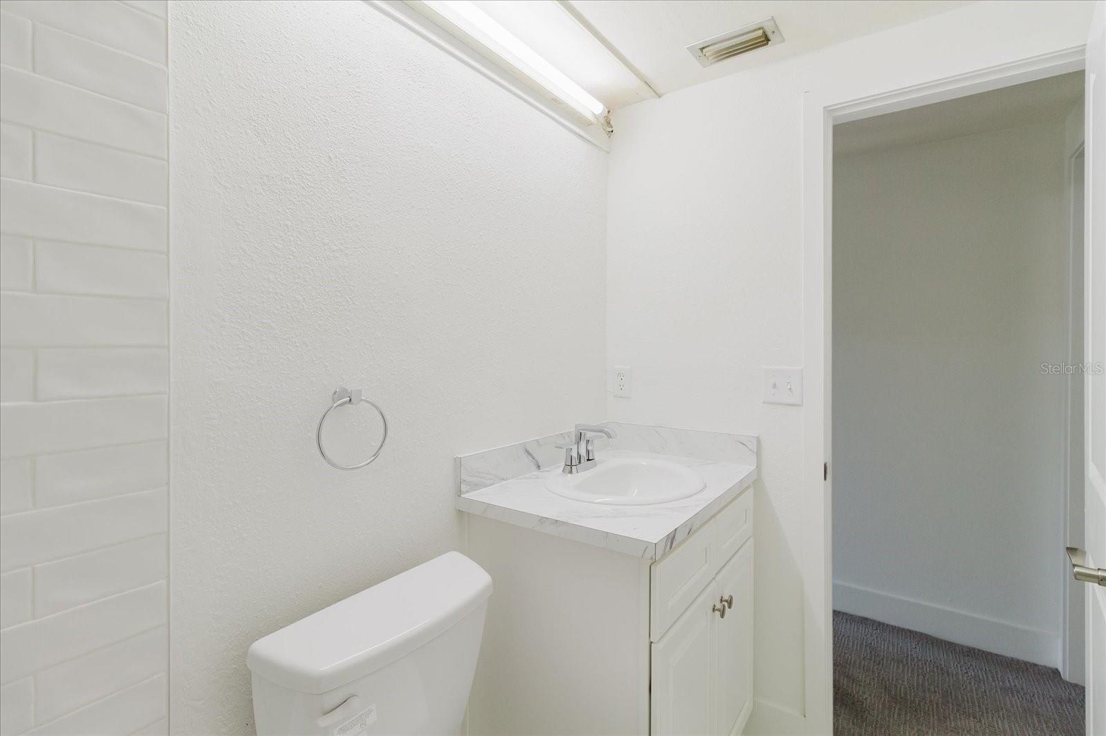 TB8462286 Property Photo