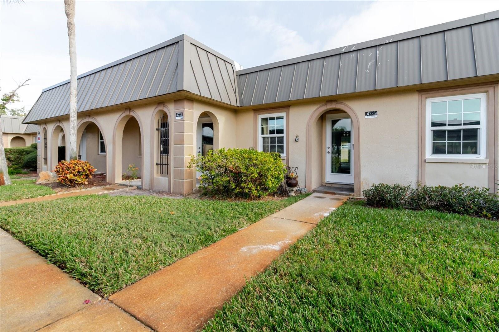 TB8462286 Property Photo