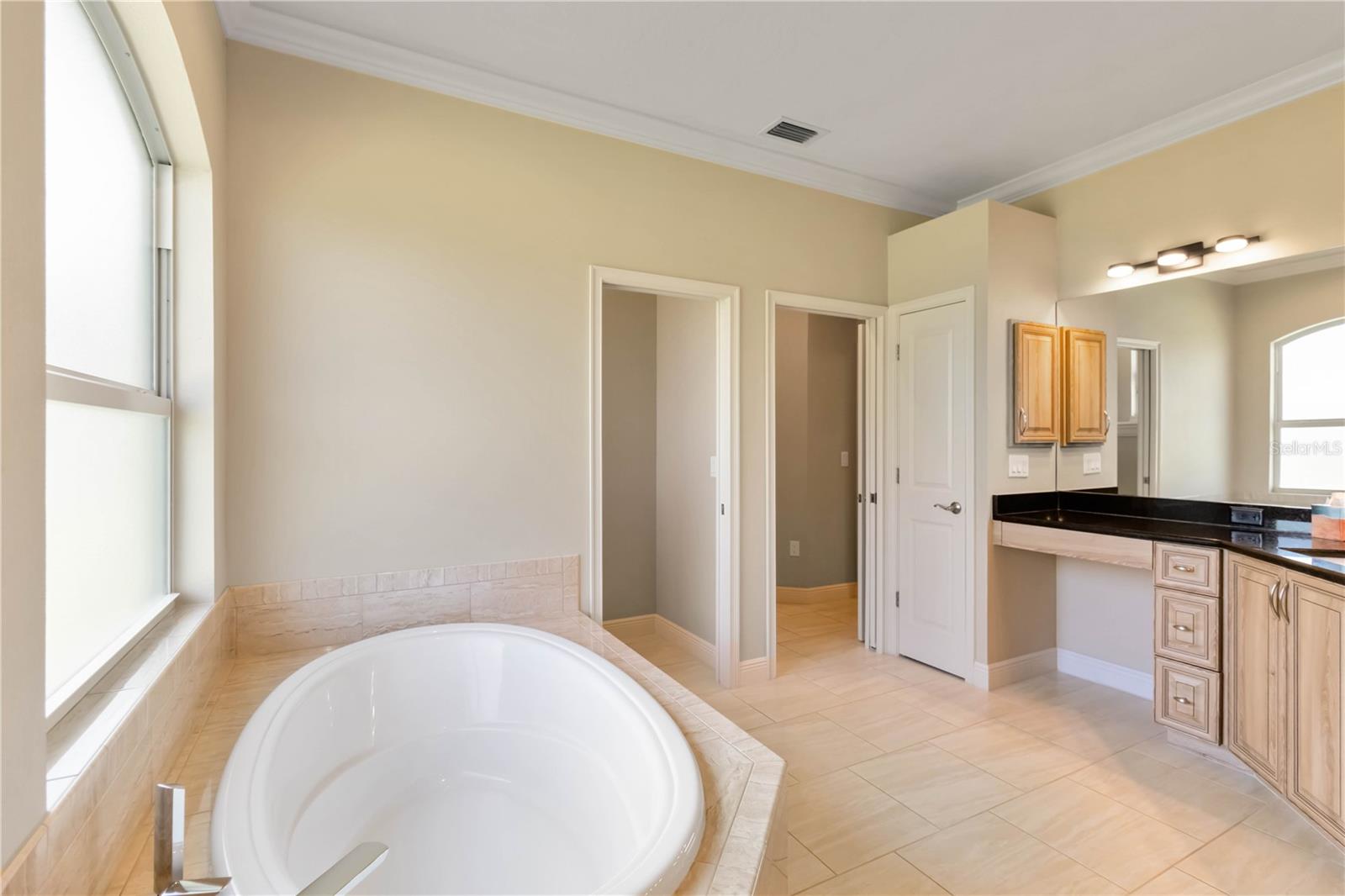 N6142254 Property Photo