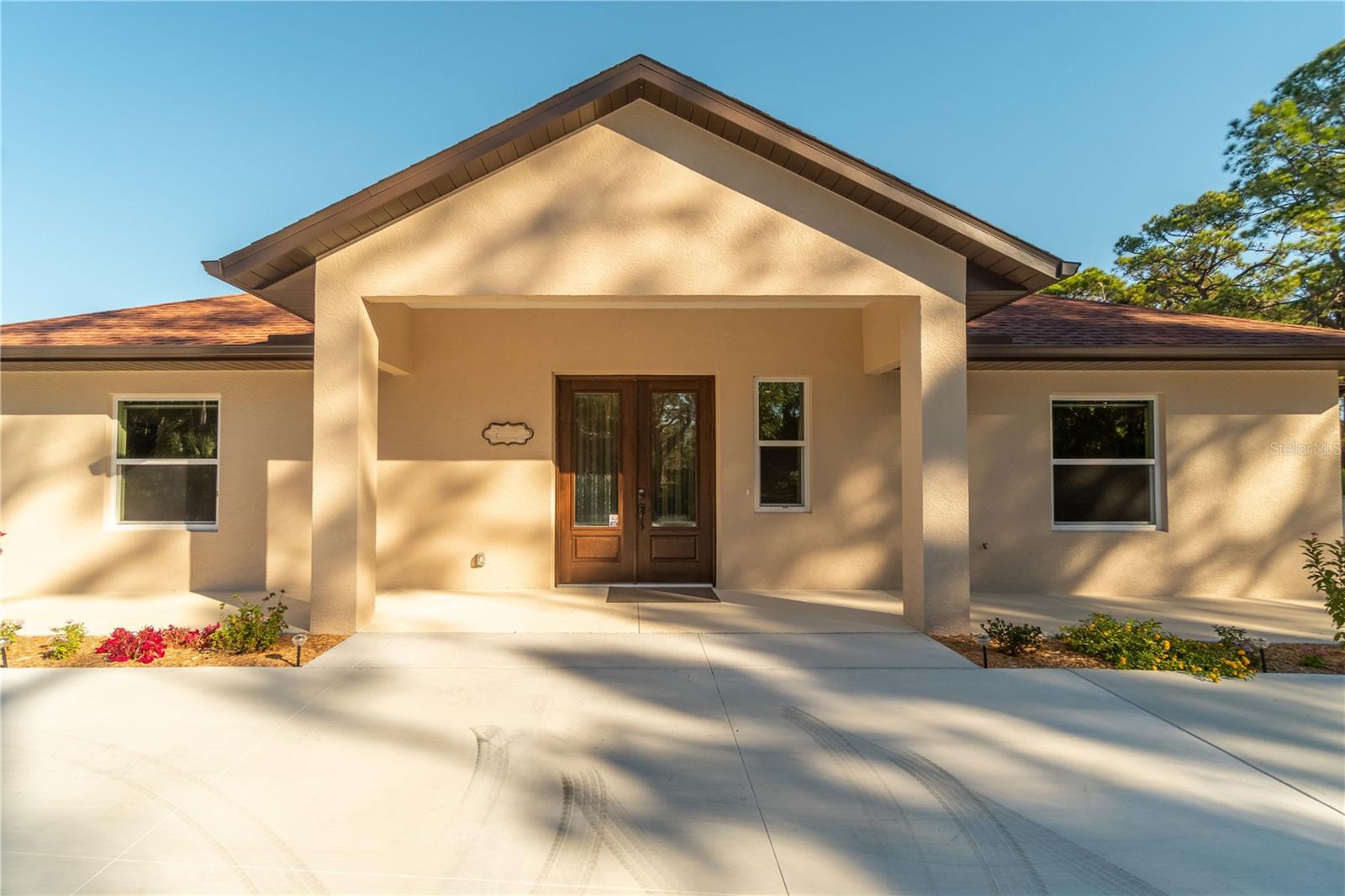 N6142254 Property Photo