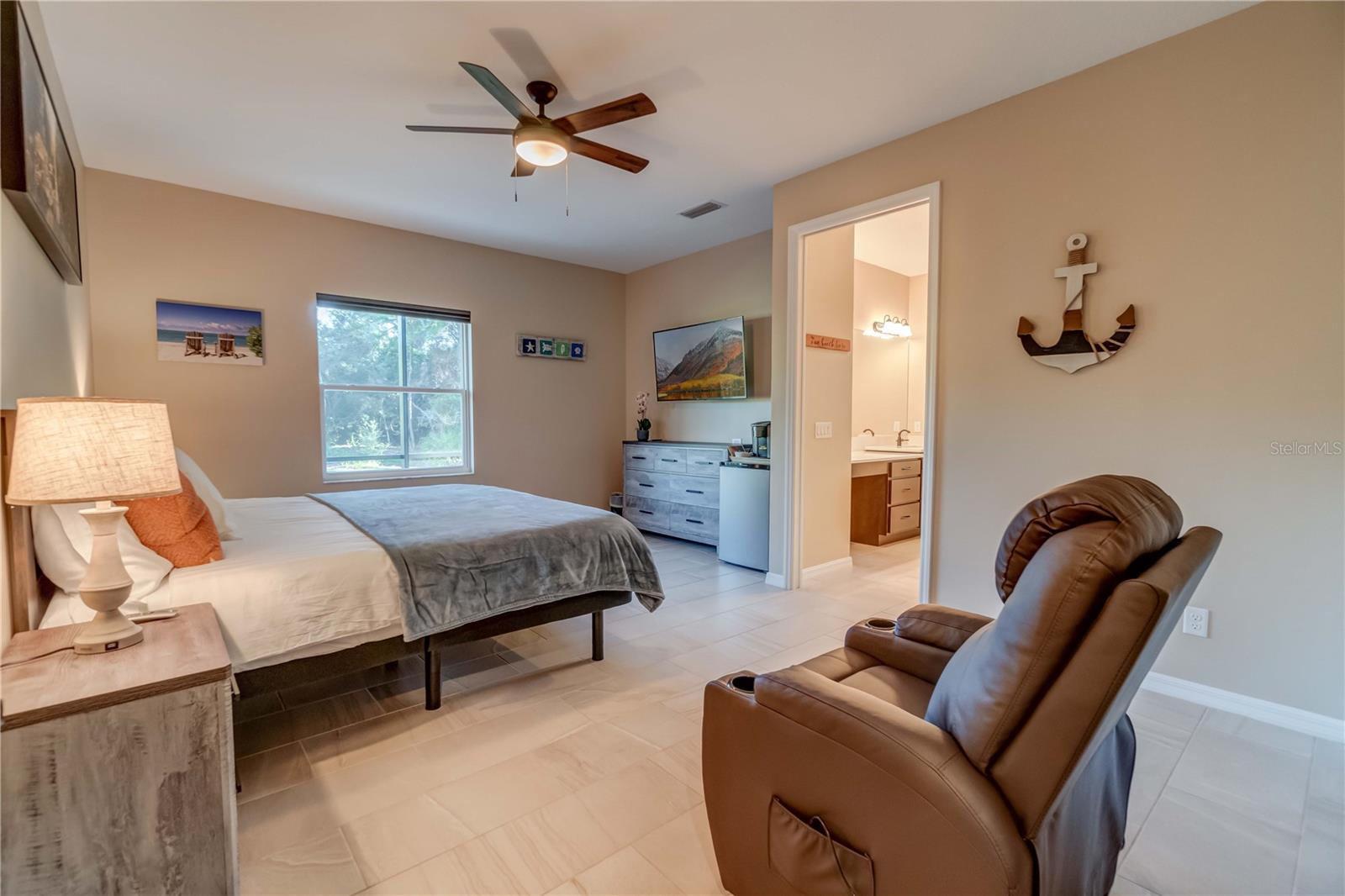 N6142254 Property Photo