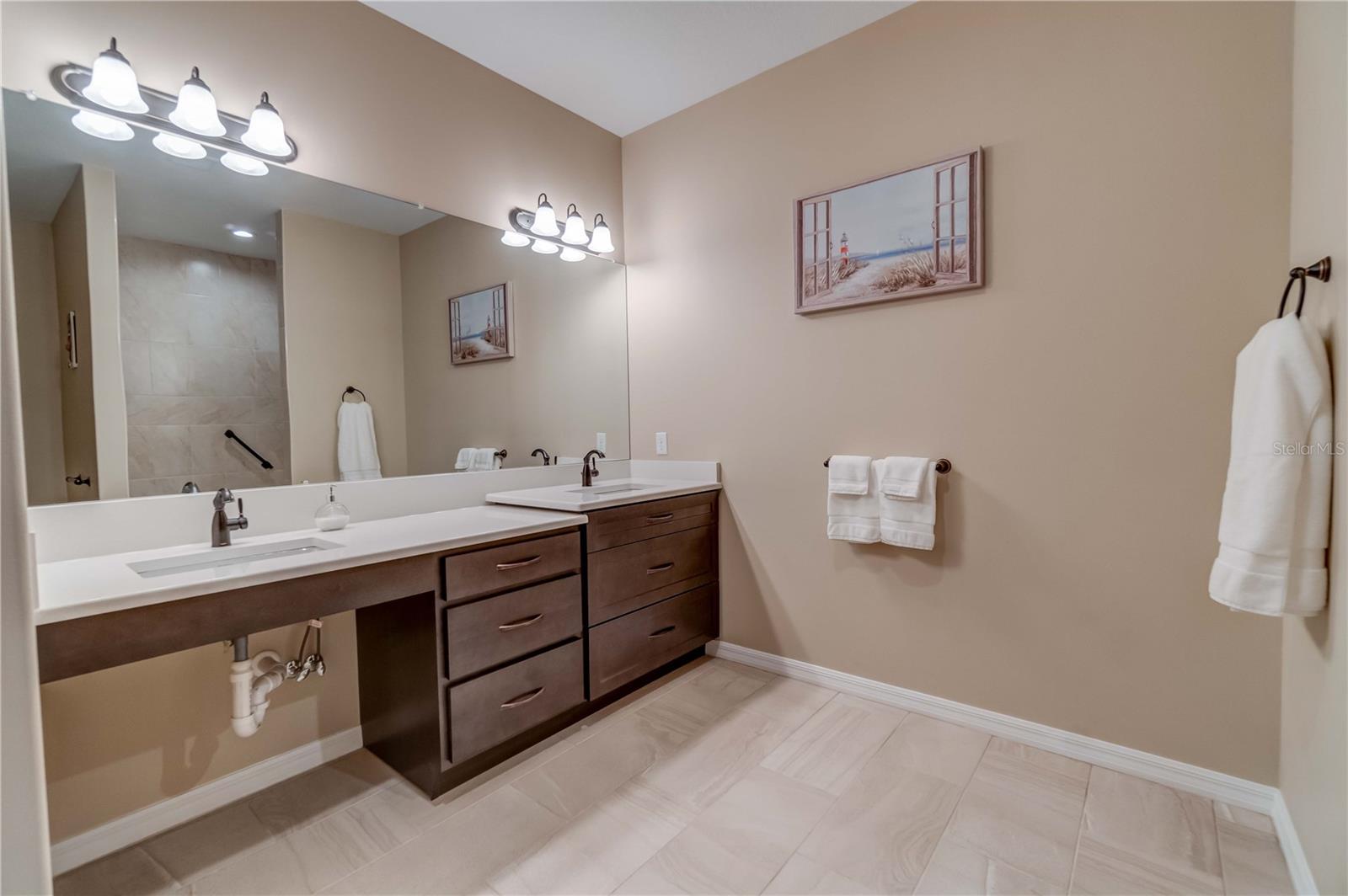 N6142254 Property Photo