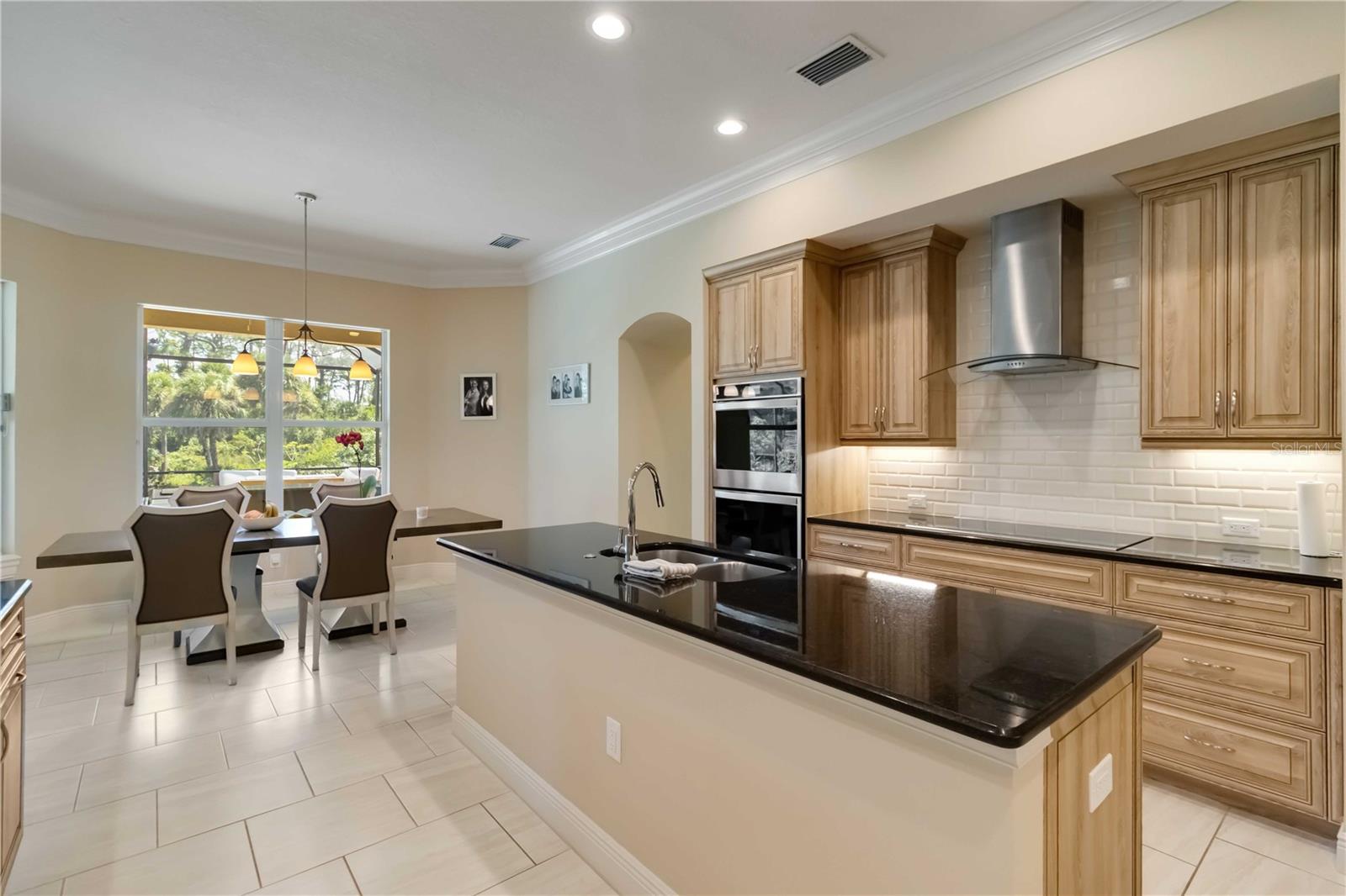 N6142254 Property Photo