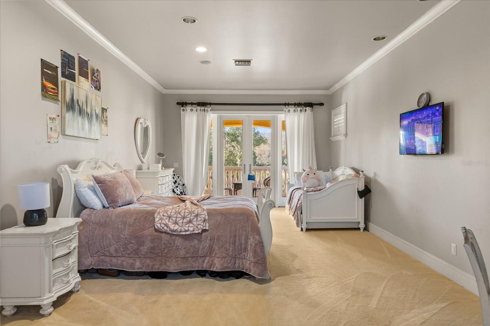 O6372088 Property Photo