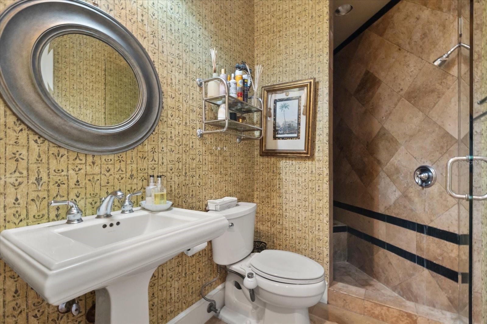 O6372088 Property Photo