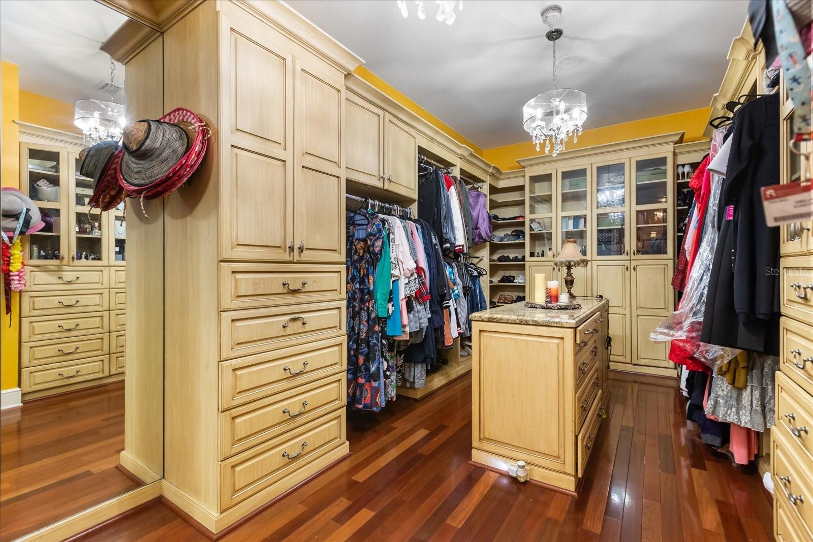 O6372088 Property Photo