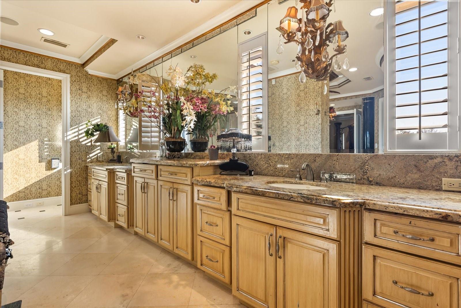 O6372088 Property Photo