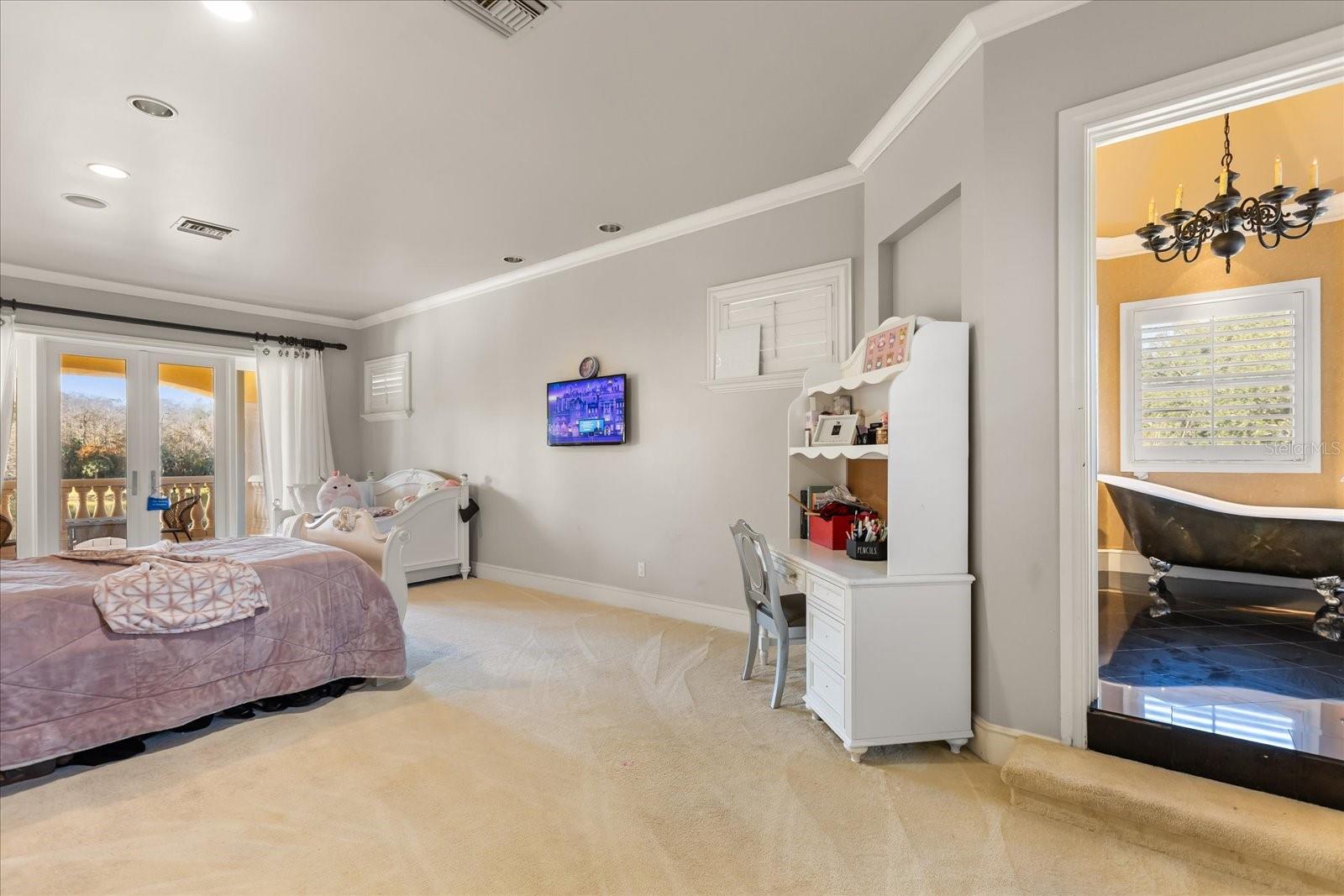 O6372088 Property Photo