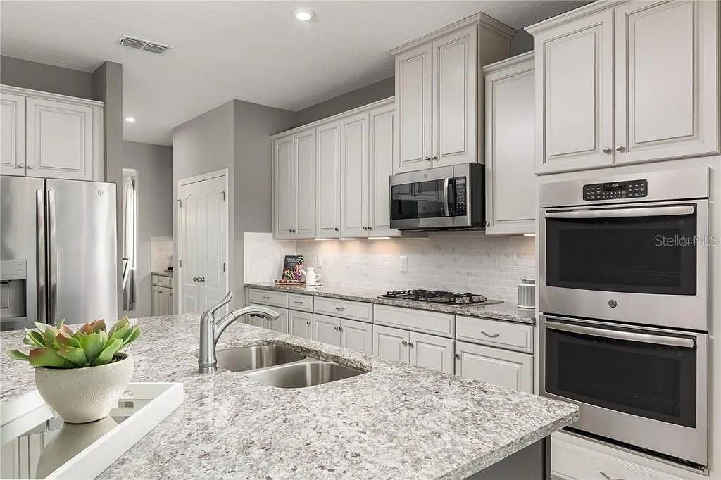 3796 ISLE ROYAL PL, APOPKA, FL, 32712