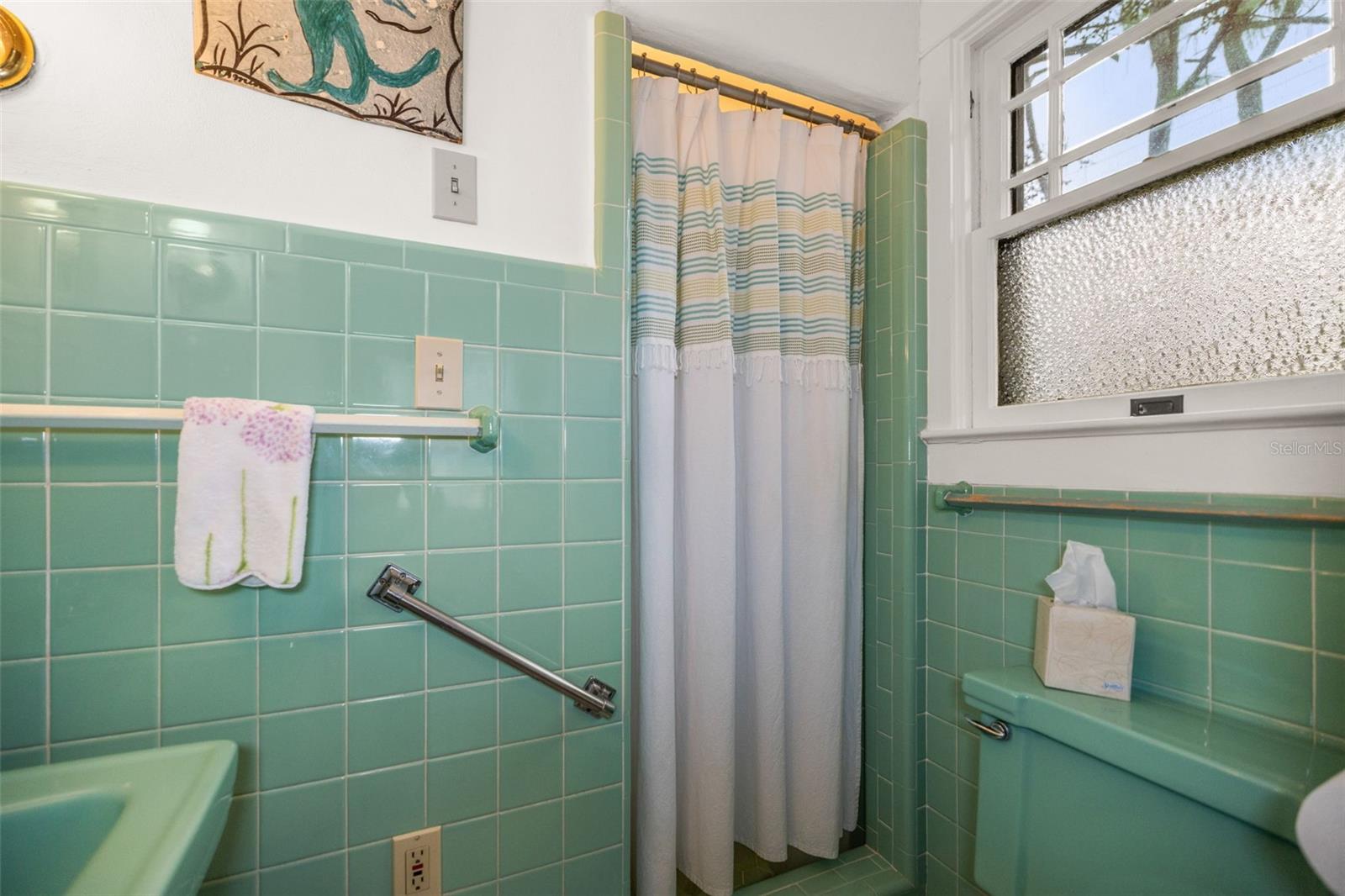 TB8462308 Property Photo