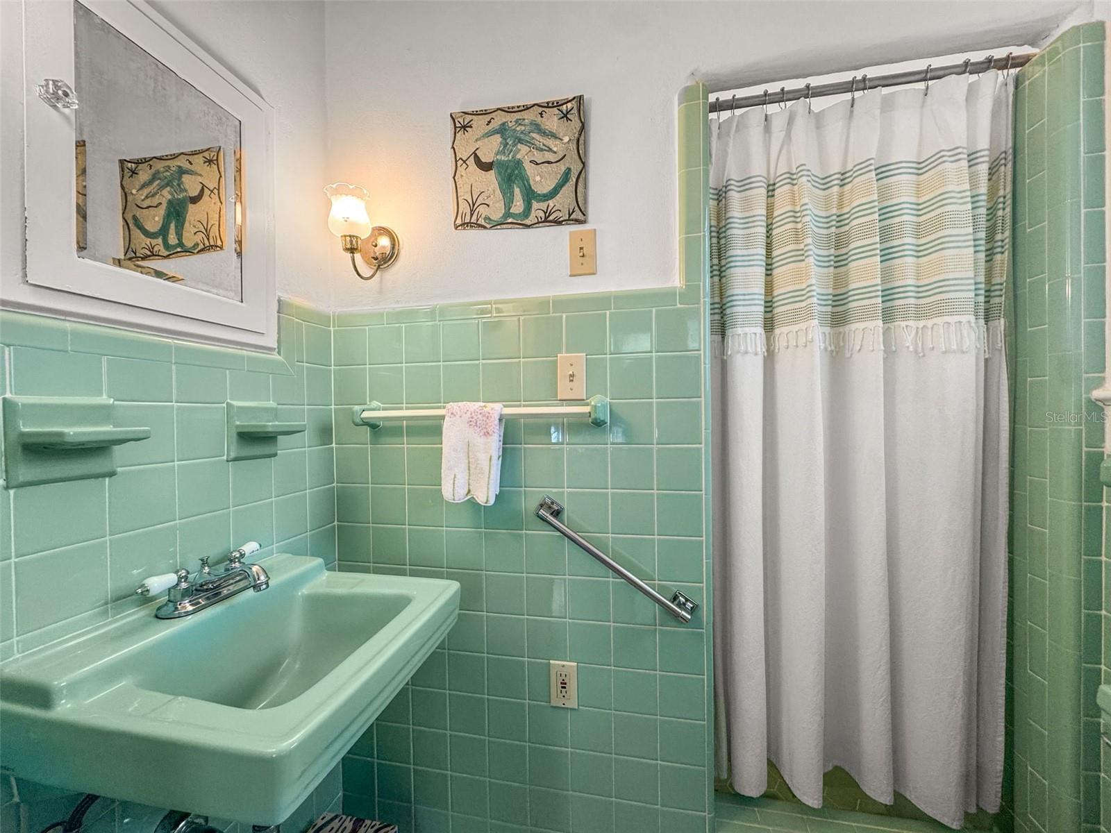 TB8462308 Property Photo