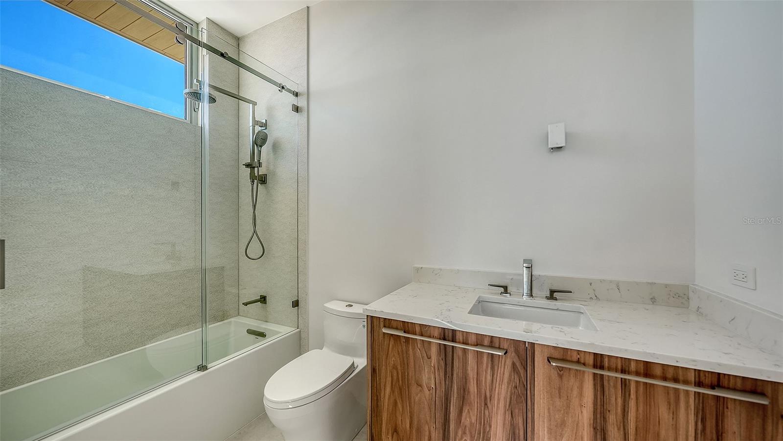 A4677413 Property Photo