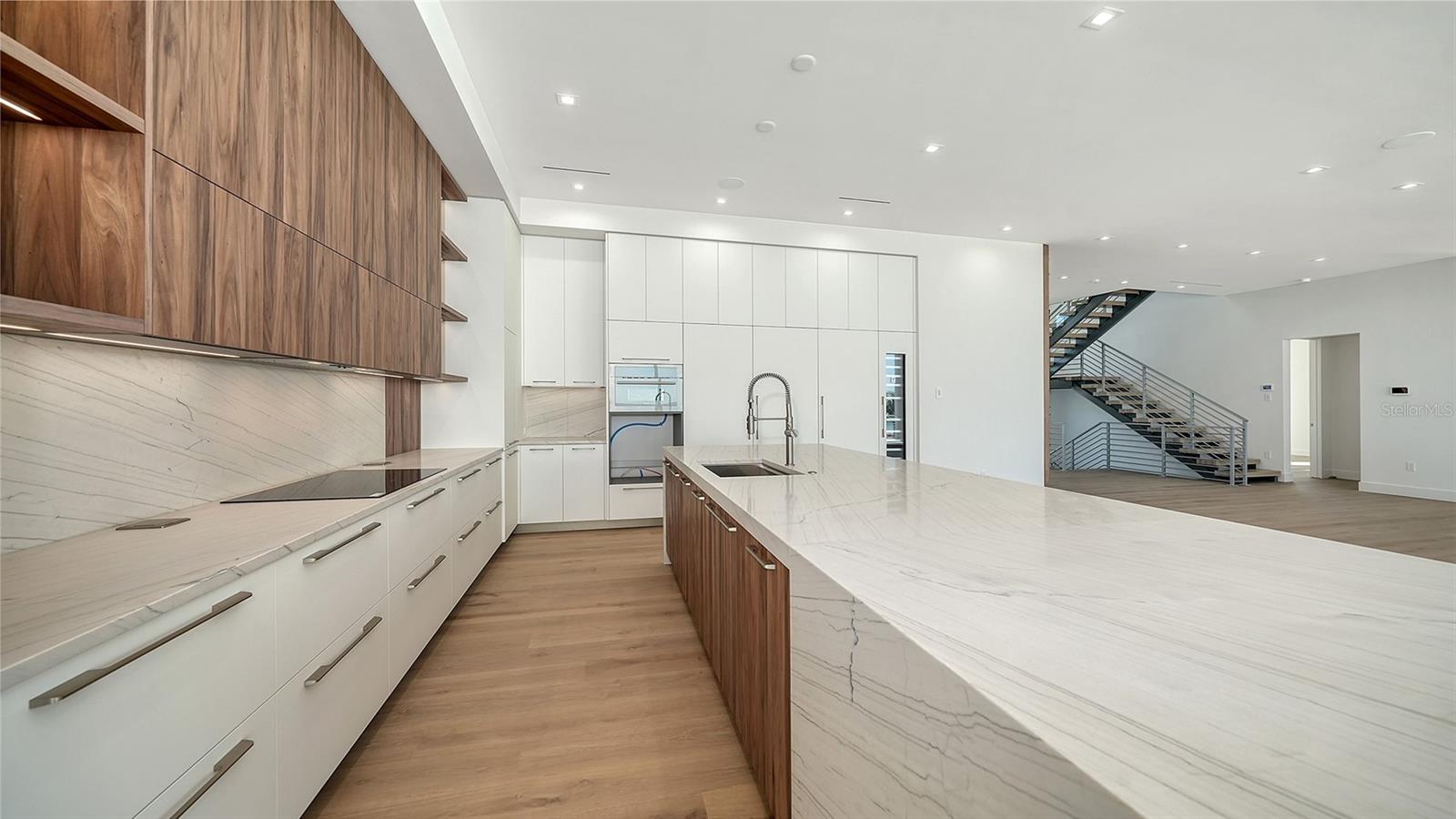 A4677413 Property Photo