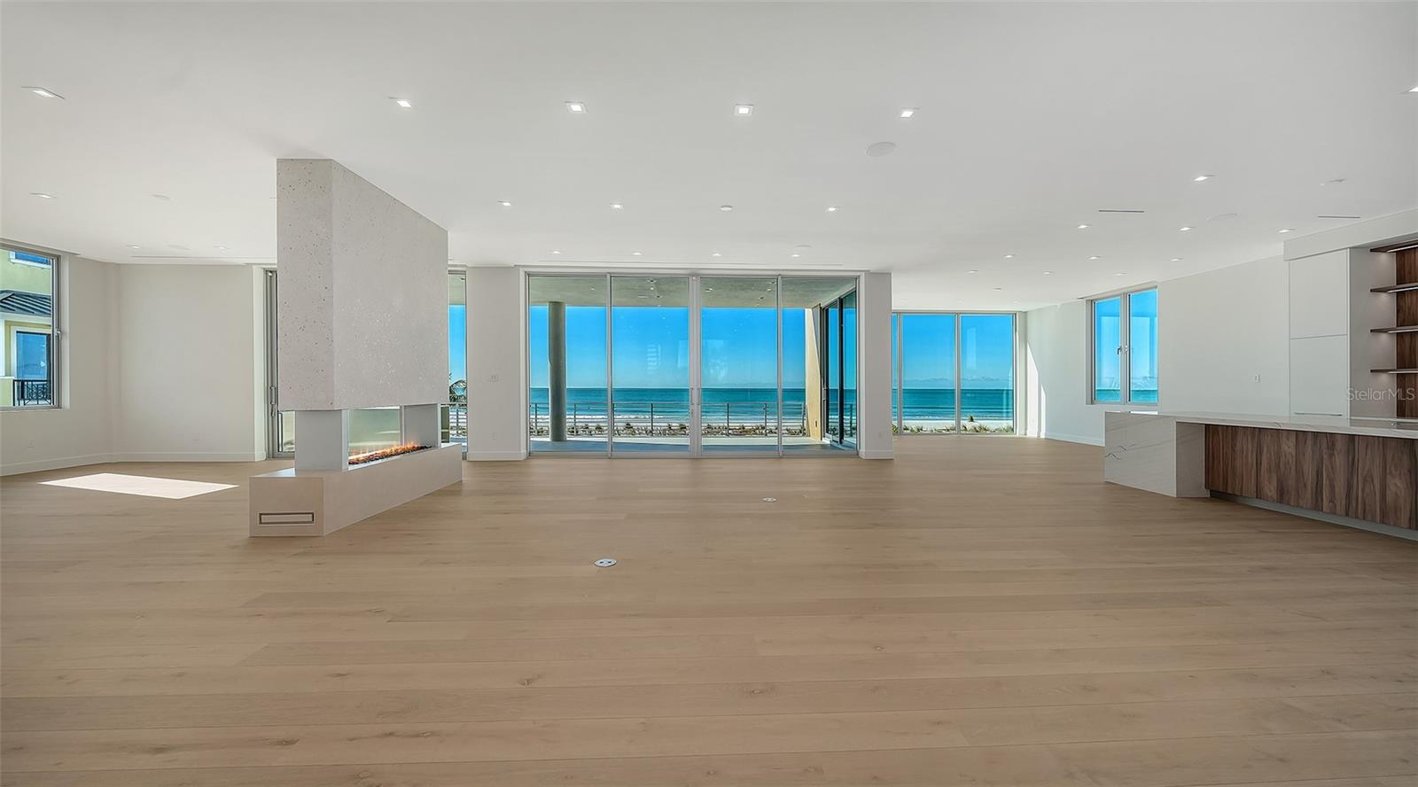 A4677413 Property Photo