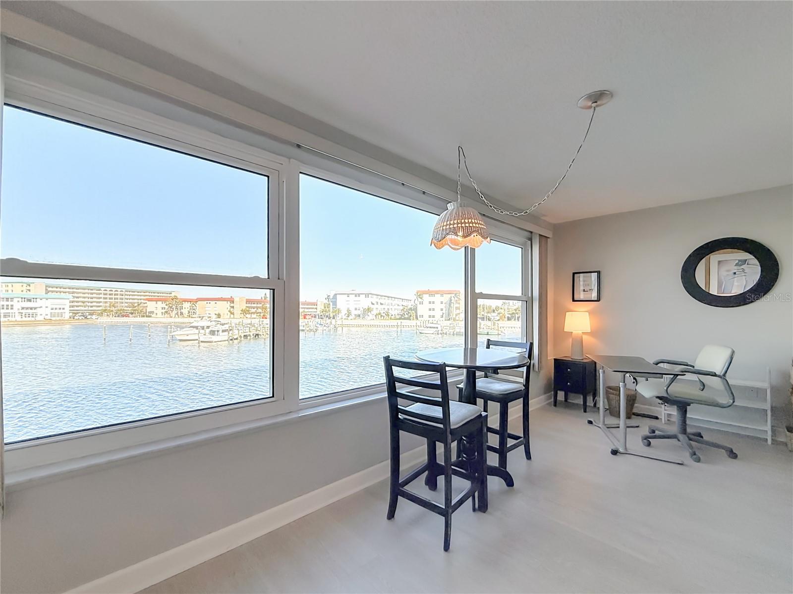 5925 SHORE BLVD S #203, GULFPORT, FL, 33707