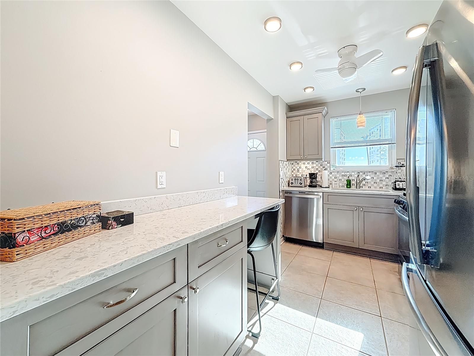 5925 SHORE BLVD S #203, GULFPORT, FL, 33707