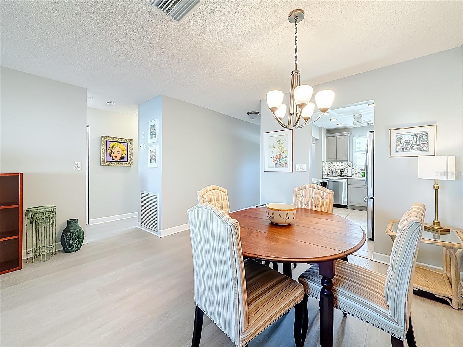 5925 SHORE BLVD S #203, GULFPORT, FL, 33707